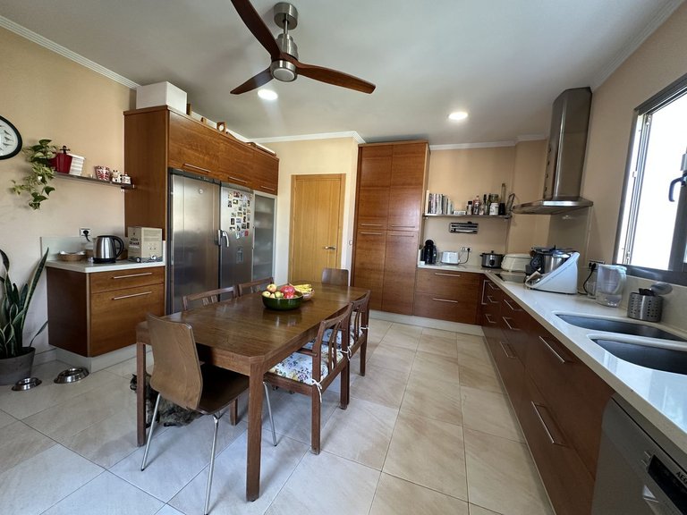 Villa for Sale in Cerrado De Calderón, Malaga 16