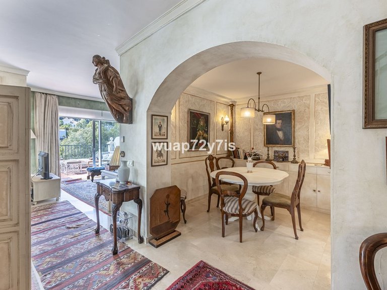 Villa for Sale in La Quinta, Malaga 14