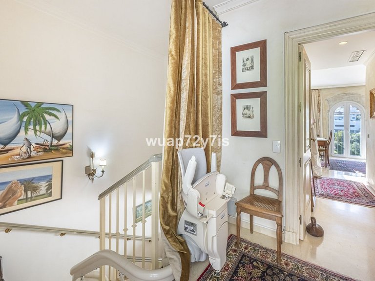 Villa for Sale in La Quinta, Malaga 24