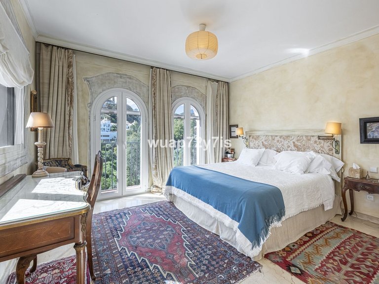 Villa for Sale in La Quinta, Malaga 25