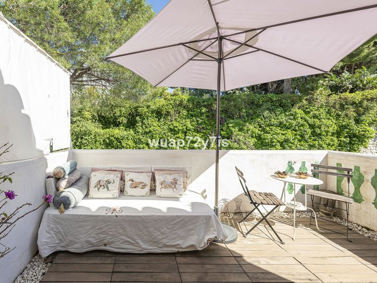 Villa for Sale in La Quinta, Malaga 28