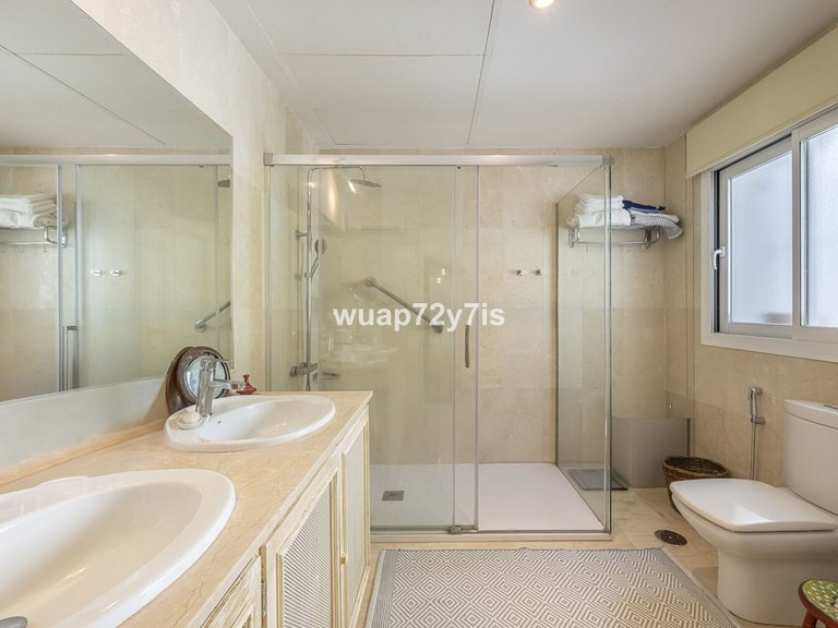 Villa for Sale in La Quinta, Malaga 29