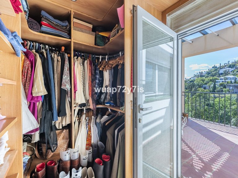 Villa for Sale in La Quinta, Malaga 35