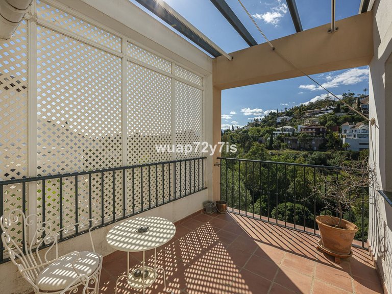Villa for Sale in La Quinta, Malaga 36