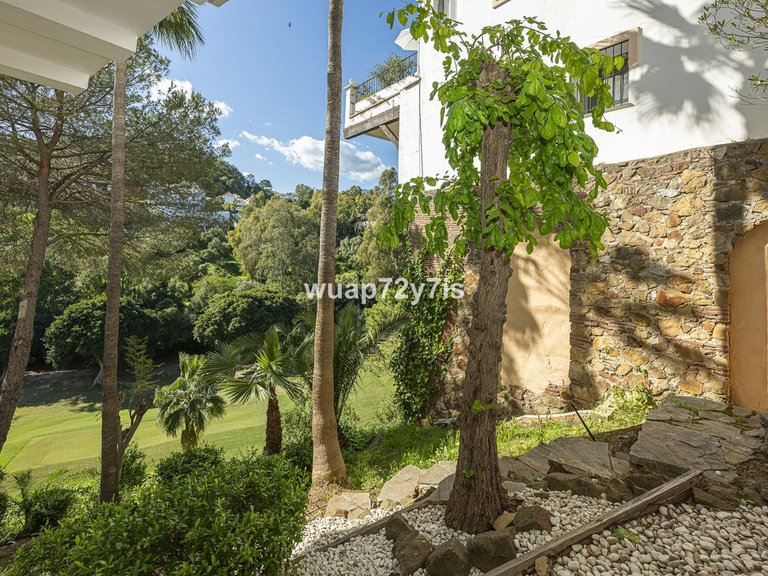 Villa for Sale in La Quinta, Malaga 58