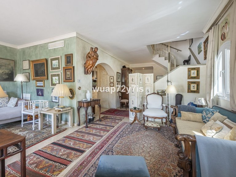 Villa for Sale in La Quinta, Malaga 6