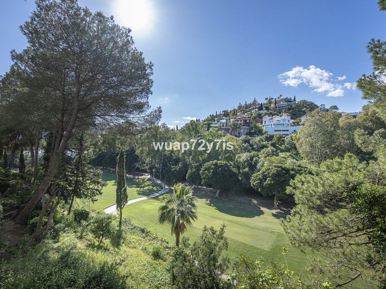 Villa for Sale in La Quinta, Malaga 63
