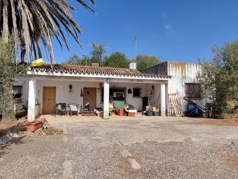 Villa for Sale in Estepona, Malaga 1