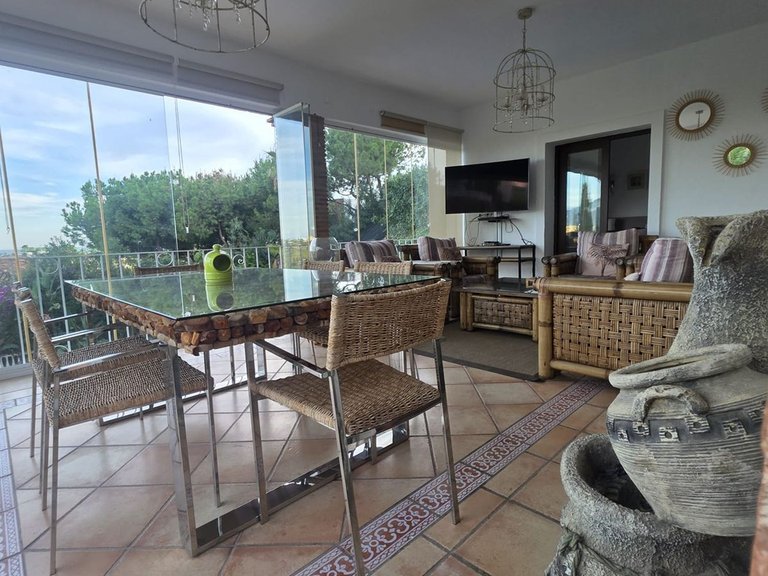 Villa for Sale in El Paraiso, Malaga 13