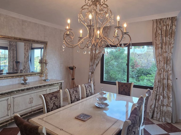 Villa for Sale in El Paraiso, Malaga 19