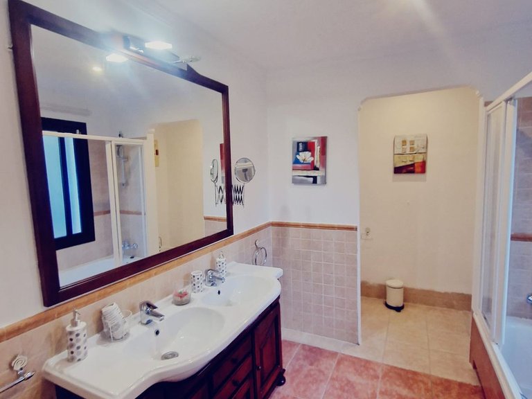 Villa for Sale in El Paraiso, Malaga 27
