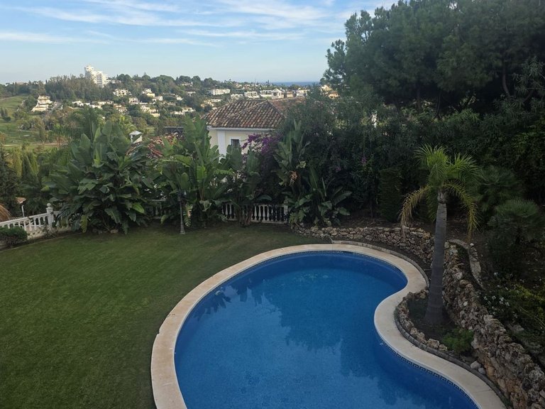 Villa for Sale in El Paraiso, Malaga 5