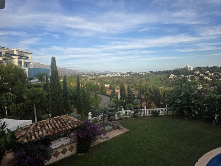 Villa for Sale in El Paraiso, Malaga 6