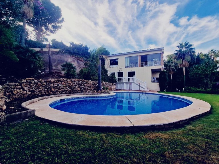 Villa for Sale in El Paraiso, Malaga 8