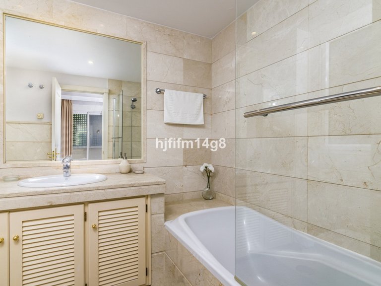 Apartment for Sale in Nueva Andalucía, Malaga 12