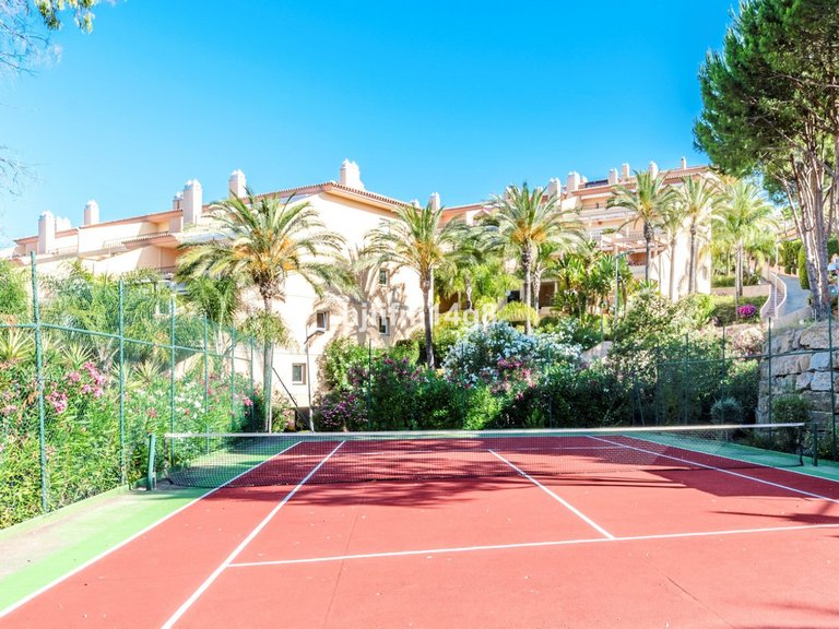 Apartment for Sale in Nueva Andalucía, Malaga 17