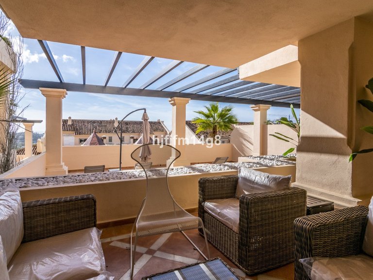 Apartment for Sale in Nueva Andalucía, Malaga 2