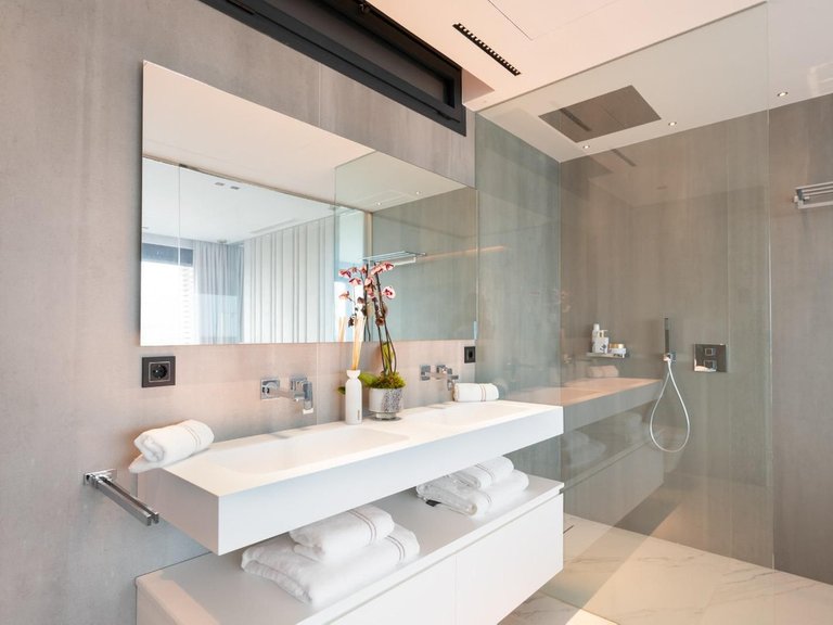Apartment for Sale in Costa del Sol, Puerto Banús, Malaga 16