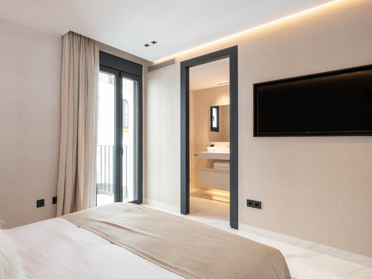Apartment for Sale in Costa del Sol, Puerto Banús, Malaga 18