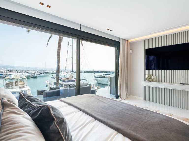 Apartment for Sale in Costa del Sol, Puerto Banús, Malaga 4