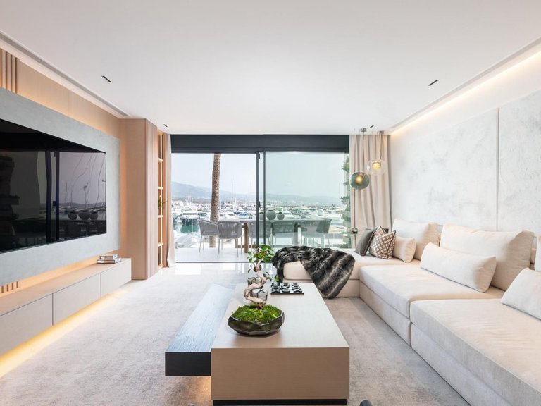 Apartment for Sale in Costa del Sol, Puerto Banús, Malaga 9