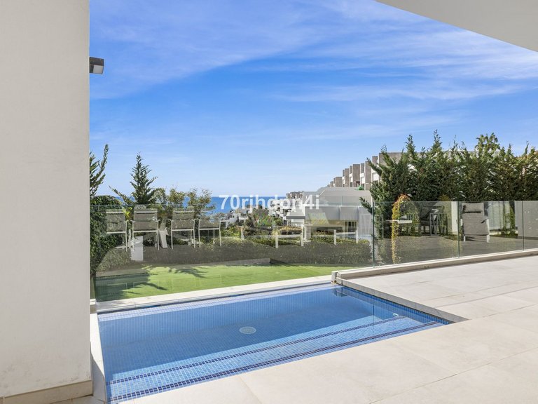 Villa for Sale in Marbella, Malaga 20