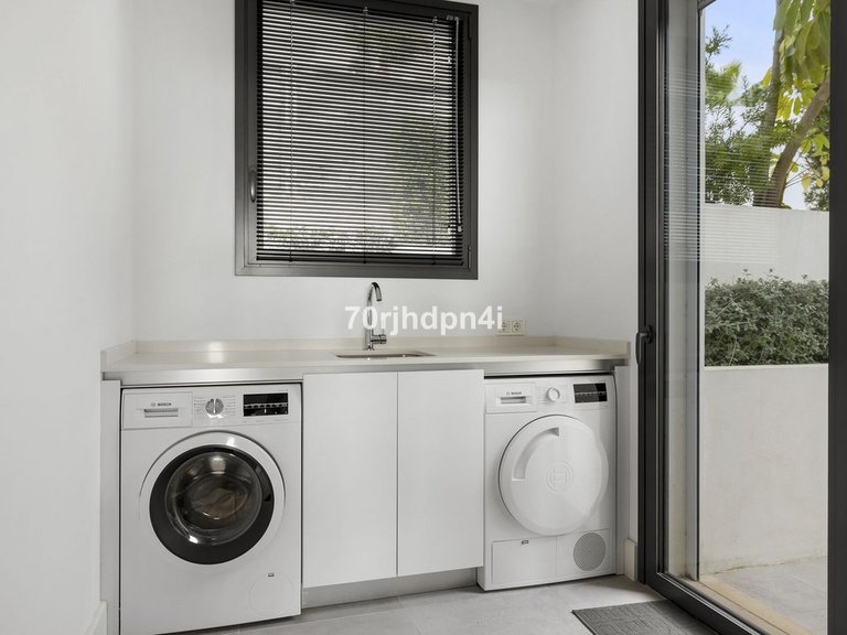 Villa for Sale in Marbella, Malaga 34