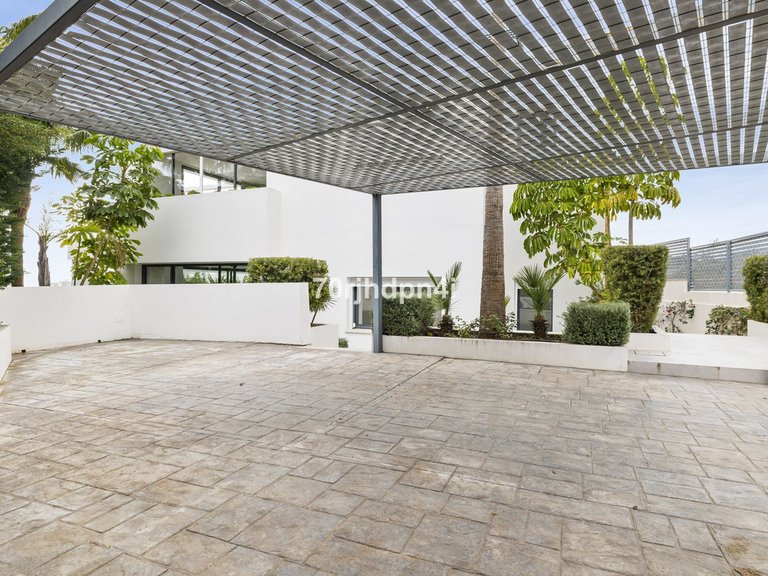 Villa for Sale in Marbella, Malaga 61