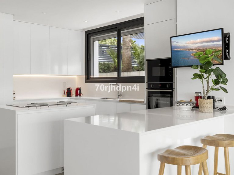 Villa for Sale in Marbella, Malaga 7
