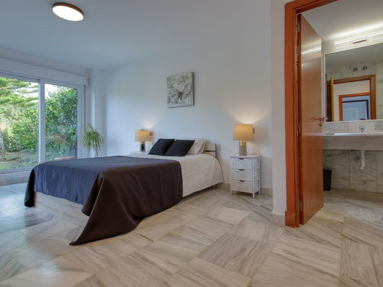 Villa for Sale in Benahavís, Malaga 10