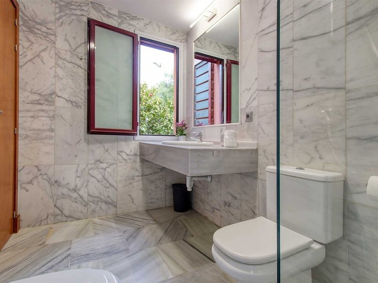 Villa for Sale in Benahavís, Malaga 11