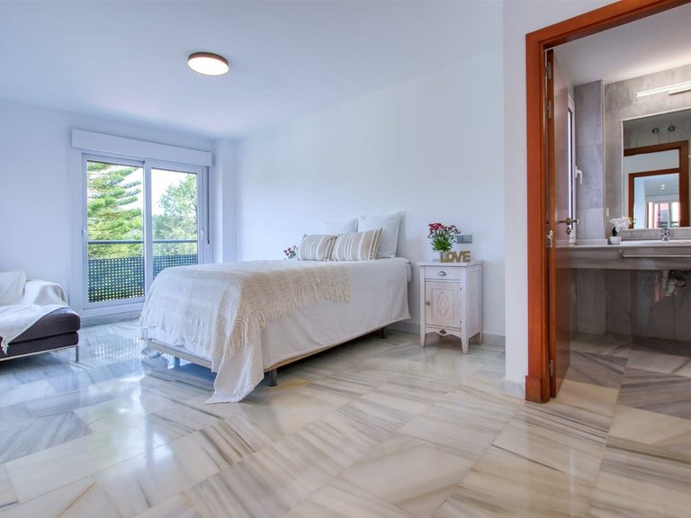 Villa for Sale in Benahavís, Malaga 13