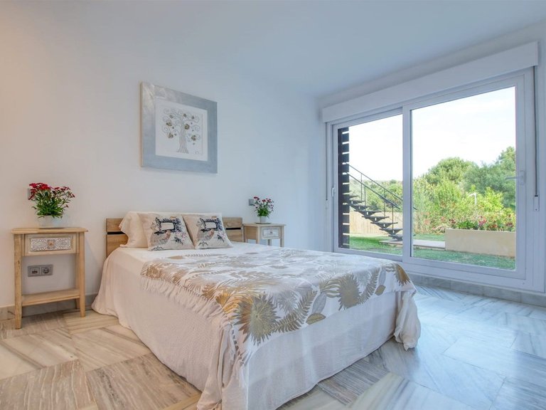 Villa for Sale in Benahavís, Malaga 15