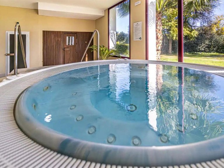 Villa for Sale in Benahavís, Malaga 33