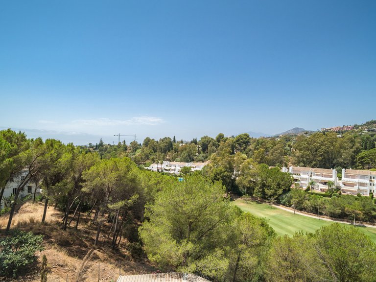 Apartment for Sale in La Quinta, Malaga 12