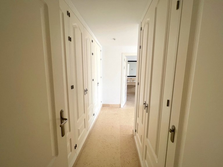 Apartment for Sale in Benahavís, Malaga 12