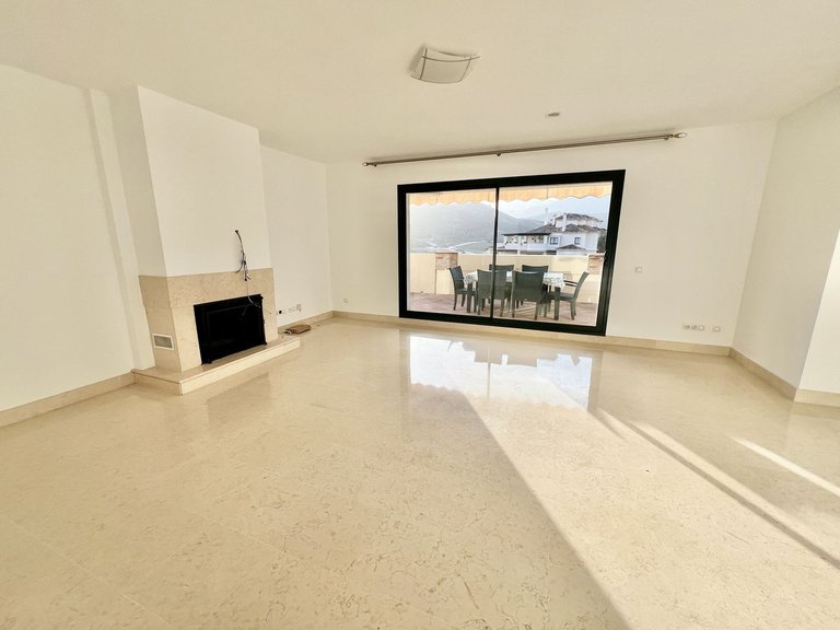 Apartment for Sale in Benahavís, Malaga 13