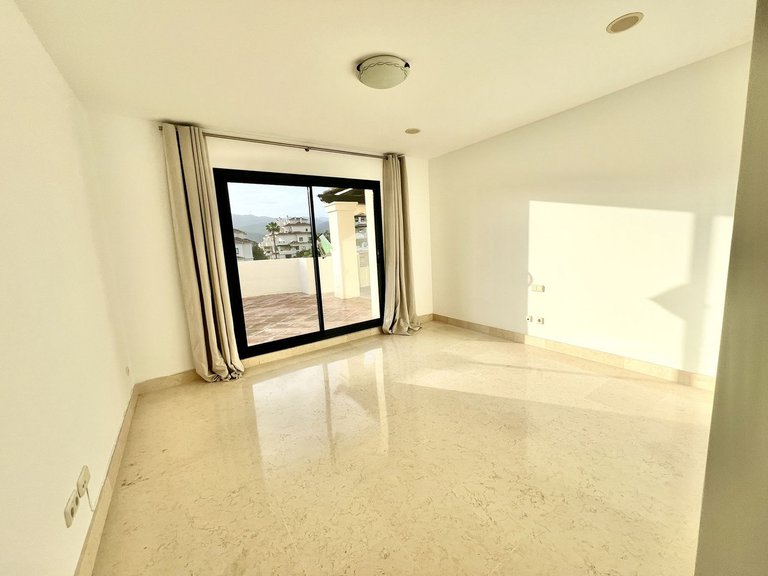 Apartment for Sale in Benahavís, Malaga 17