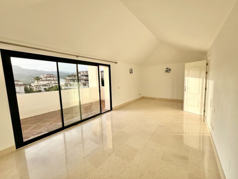 Apartment for Sale in Benahavís, Malaga 19