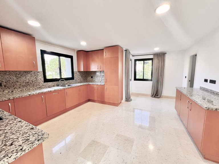 Apartment for Sale in Benahavís, Malaga 21