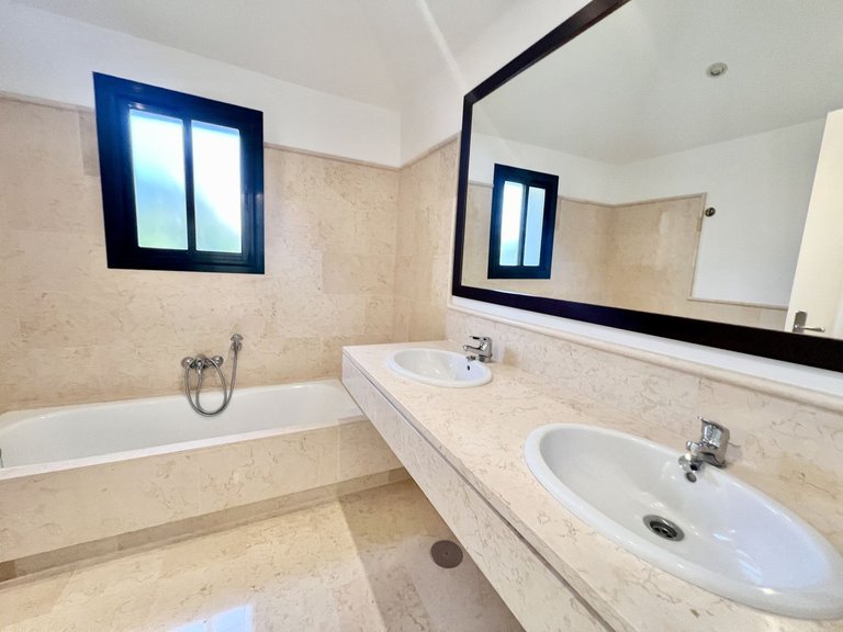 Apartment for Sale in Benahavís, Malaga 22