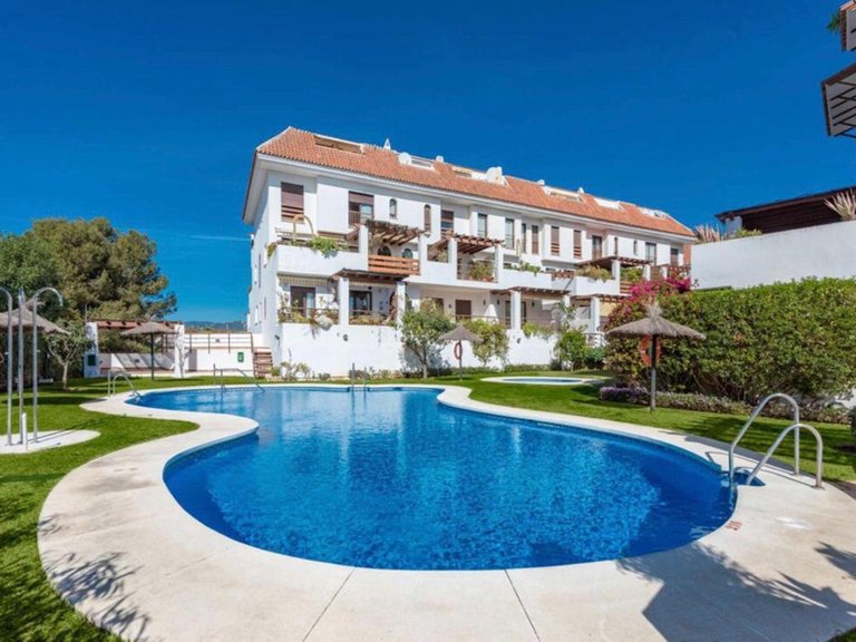 Apartment for Sale in The Golden Mile, Malaga 1