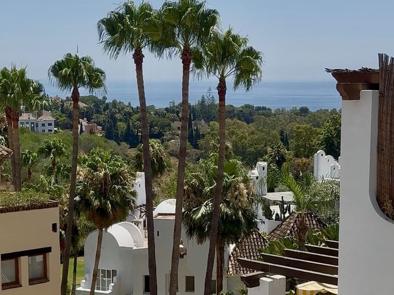 Apartment for Sale in The Golden Mile, Malaga 11
