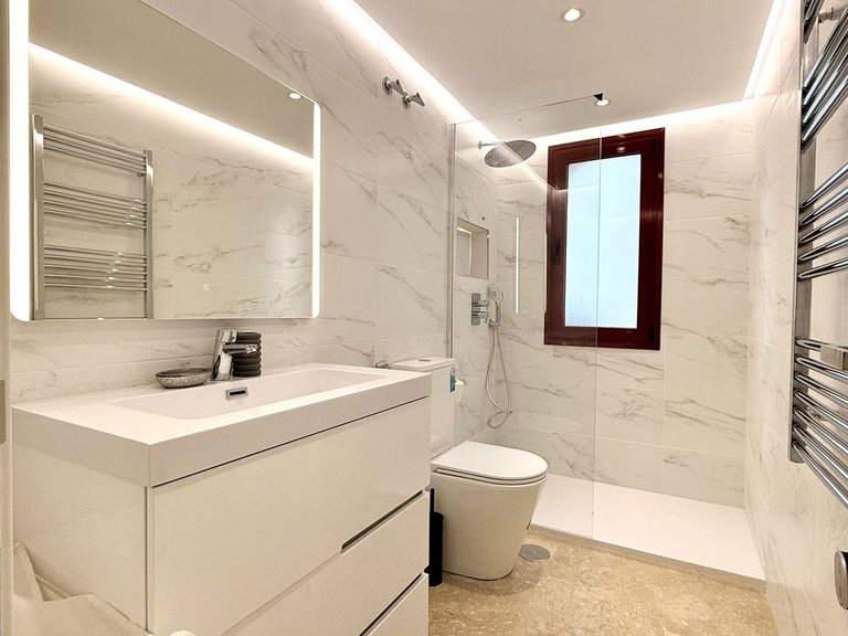 Apartment for Sale in The Golden Mile, Malaga 7