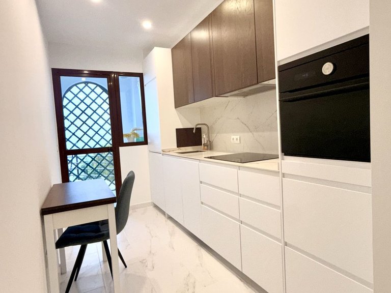 Apartment for Sale in The Golden Mile, Malaga 9