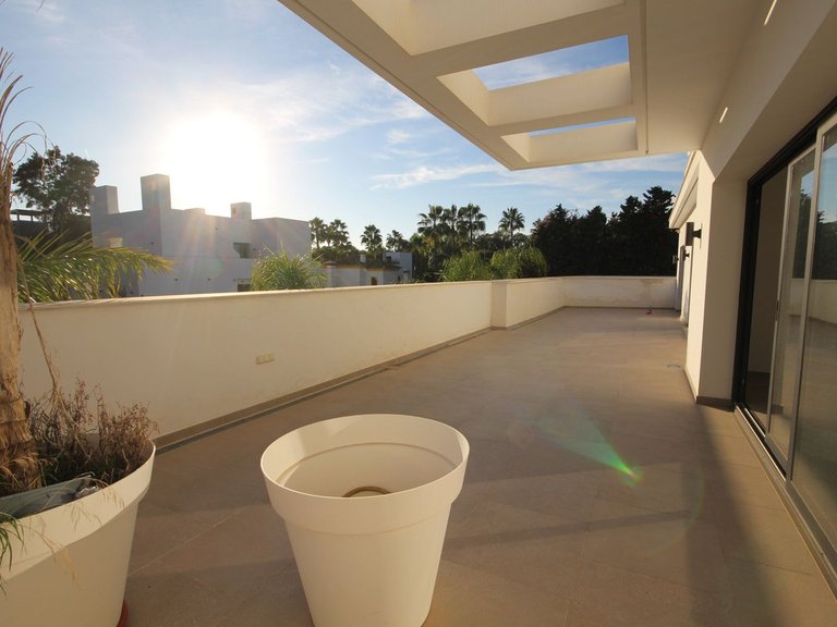 Villa for Sale in Elviria, Malaga 9