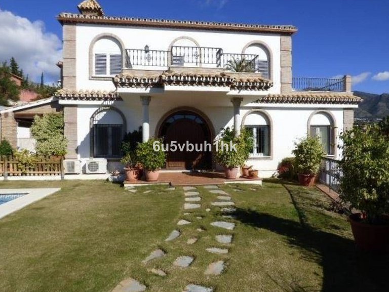 Villa for Sale in Mijas Costa, Malaga 3