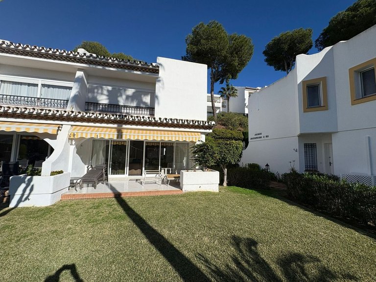 Villa for Sale in Miraflores, Malaga 1