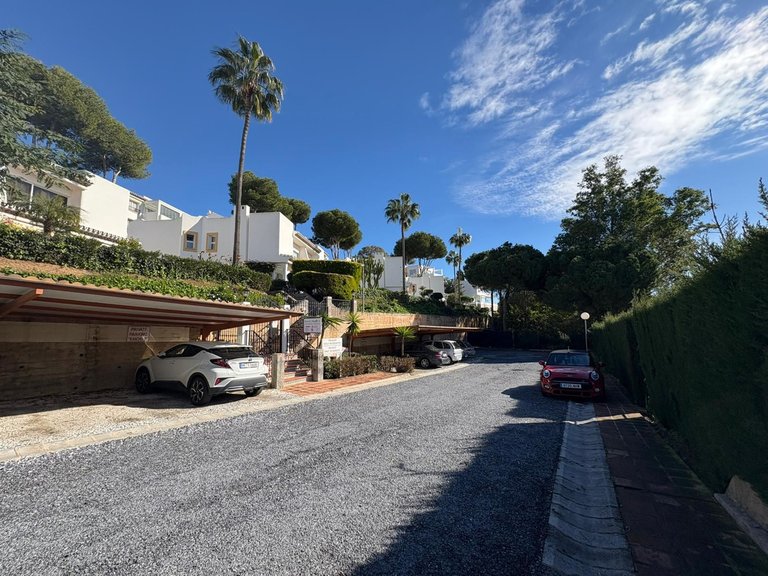 Villa for Sale in Miraflores, Malaga 12