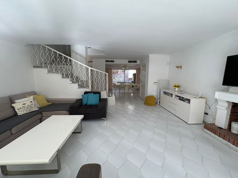 Villa for Sale in Miraflores, Malaga 7